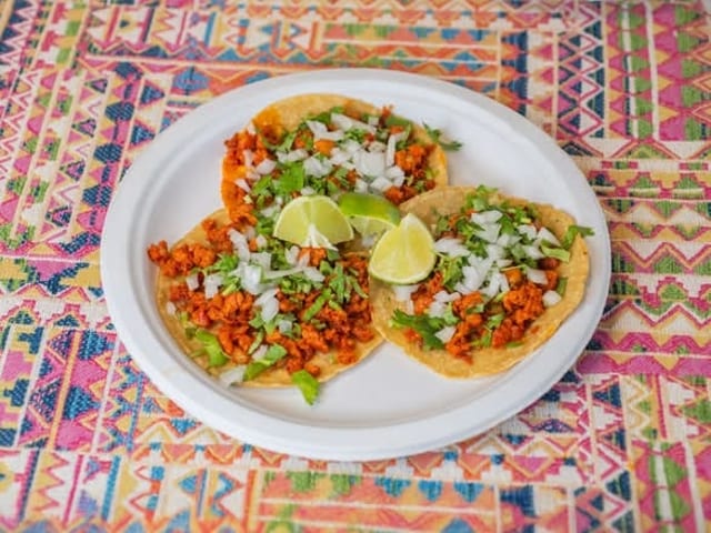 Taco de Chorizo con Papa.